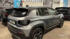 Jeep Avenger 54 kWh Summit de 2025