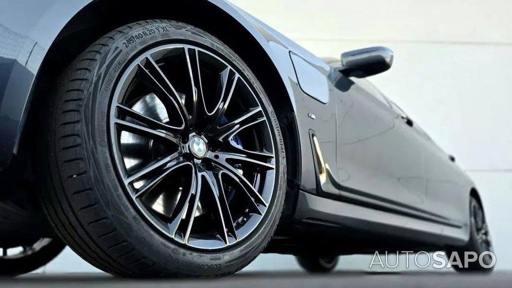 BMW Série 7 740 e iPerformance Pack M de 2017