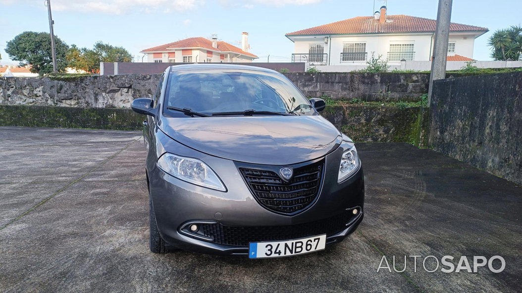 Lancia Ypsilon 1.2 S&S Urban de 2012