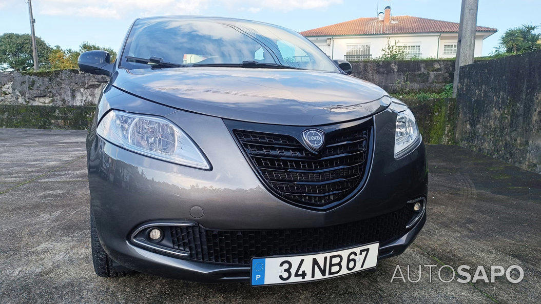 Lancia Ypsilon 1.2 S&S Urban de 2012