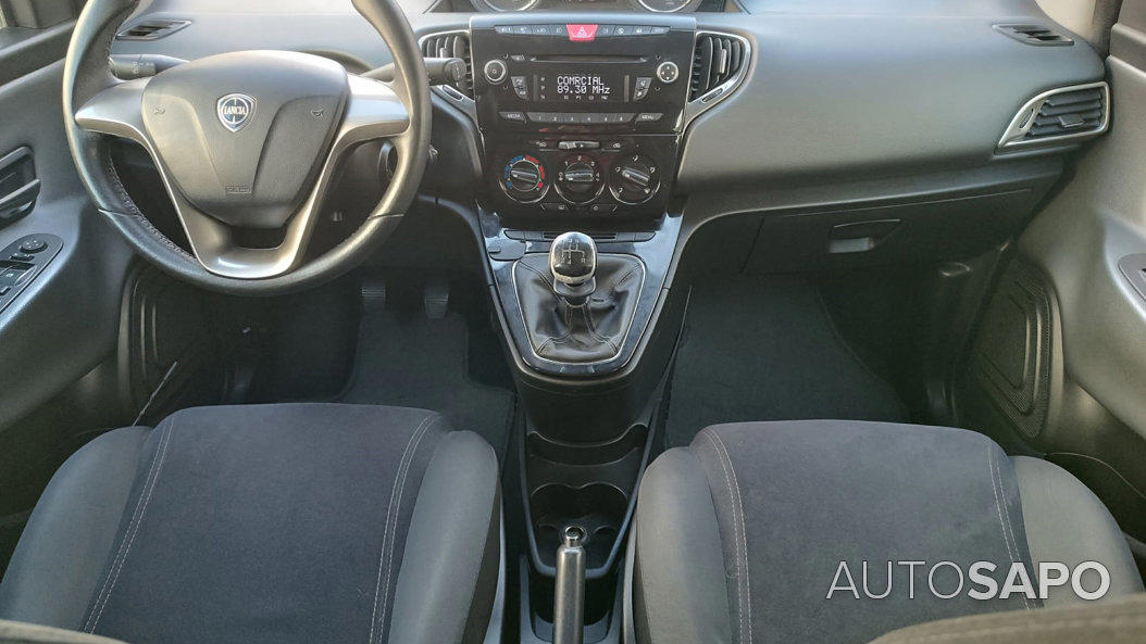 Lancia Ypsilon 1.2 S&S Urban de 2012