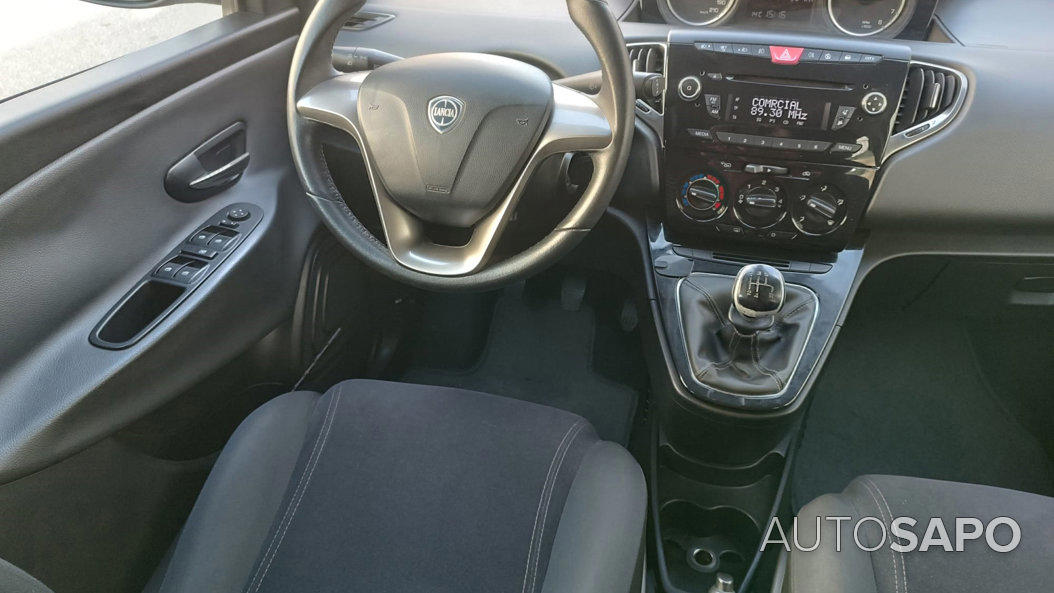 Lancia Ypsilon 1.2 S&S Urban de 2012