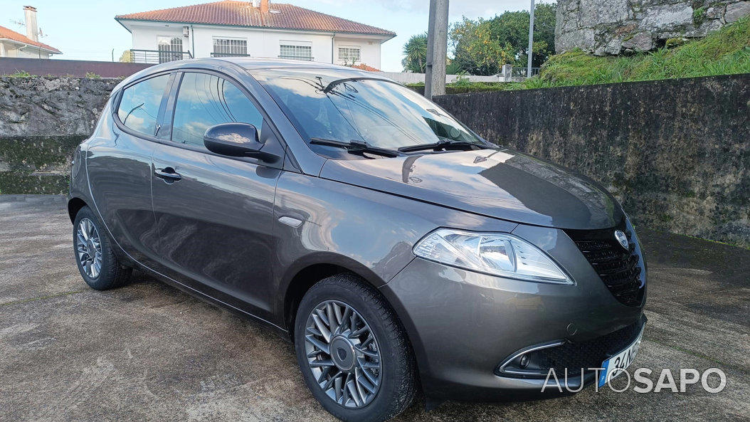 Lancia Ypsilon 1.2 S&S Urban de 2012