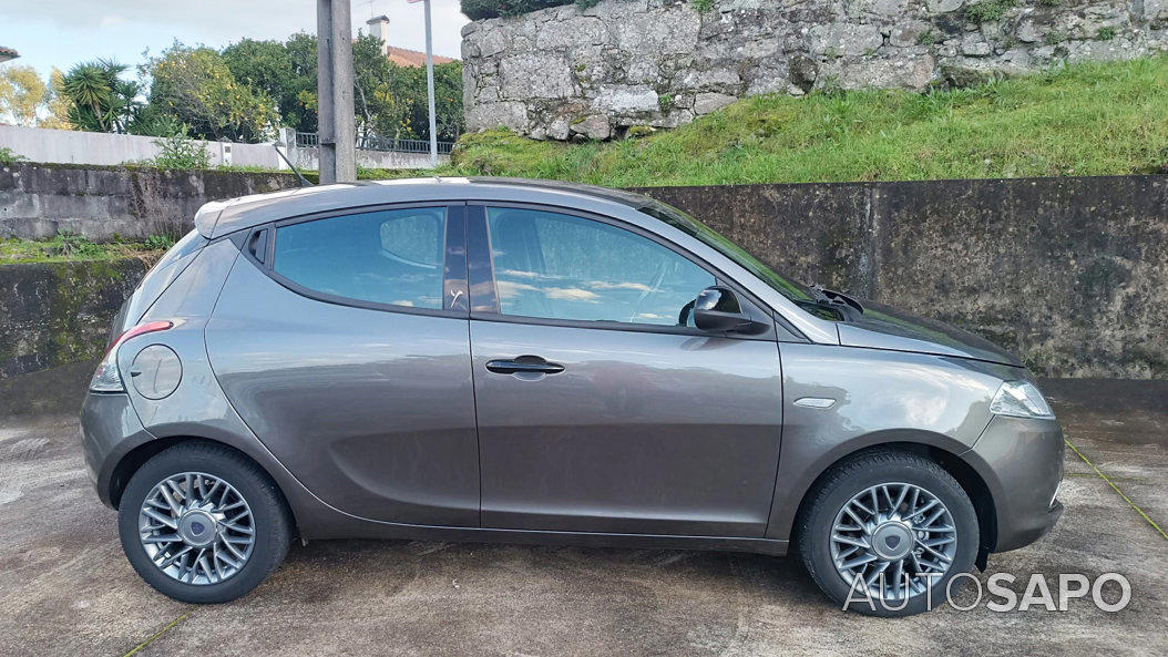 Lancia Ypsilon 1.2 S&S Urban de 2012