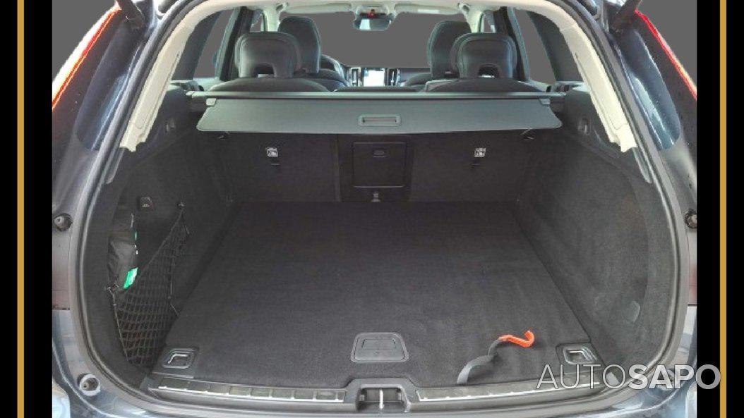 Volvo XC60 2.0 B4 Momentum Plus Geartronic de 2021