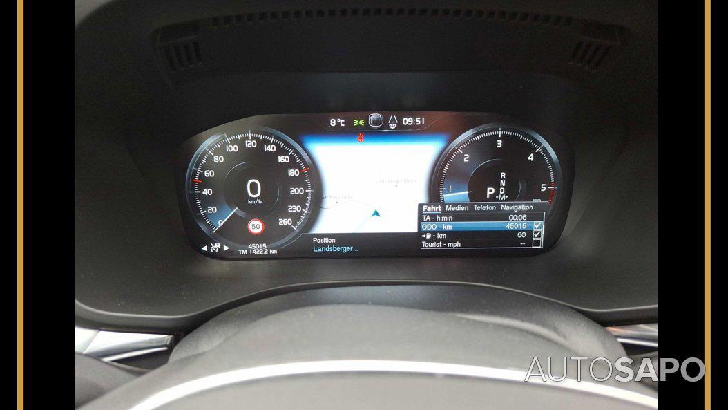 Volvo XC60 2.0 B4 Momentum Plus Geartronic de 2021