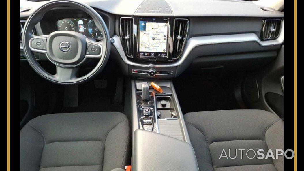 Volvo XC60 2.0 B4 Momentum Plus Geartronic de 2021
