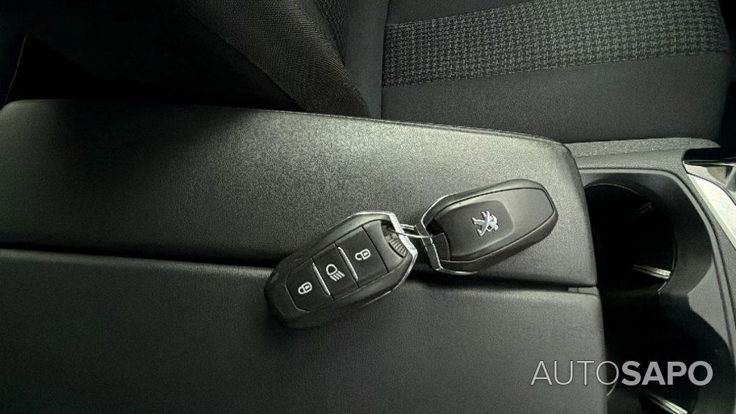 Peugeot 3008 1.2 PureTech Active Pack de 2021