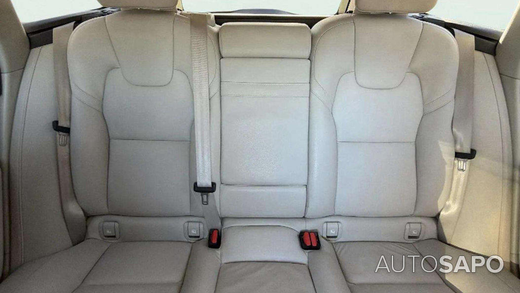 Volvo V90 2.0 D4 Momentum Plus de 2017