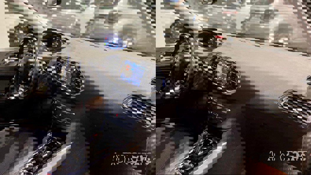 Peugeot 308 1.2 PureTech Allure Pack EAT8 de 2021