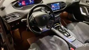 Peugeot 308 1.2 PureTech Allure Pack EAT8 de 2021