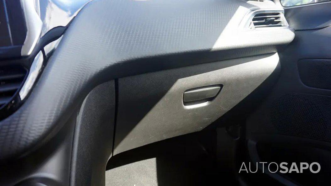 Peugeot 208 1.2 PureTech Style de 2018