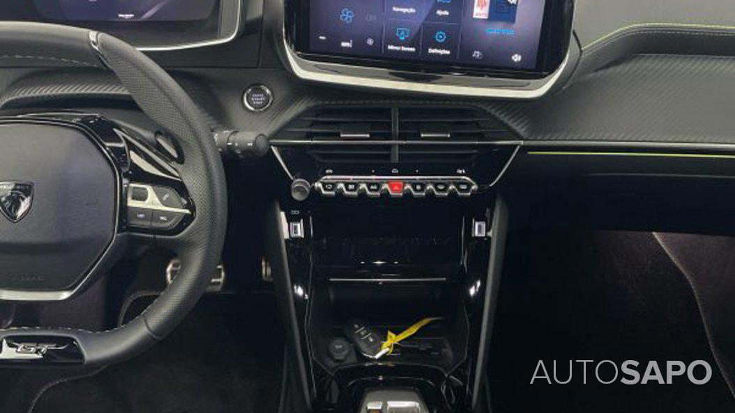 Peugeot 208 1.2 PureTech GT EAT8 de 2025