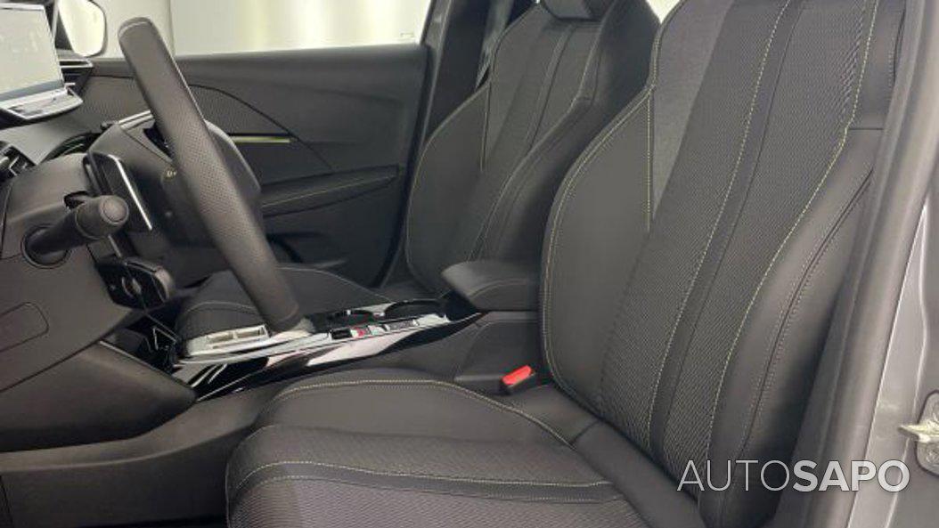 Peugeot 208 1.2 PureTech GT EAT8 de 2025