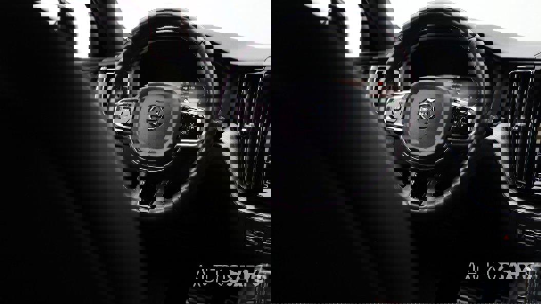 Volvo XC60 2.0 B4 R-Design de 2021