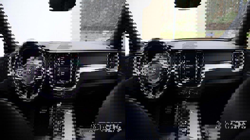 Volvo XC60 2.0 B4 R-Design de 2021