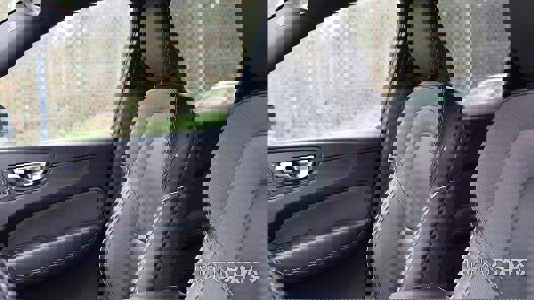 Volvo XC60 2.0 B4 R-Design de 2021