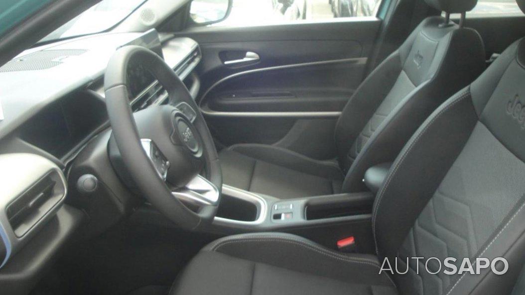 Jeep Avenger 54 kWh Summit de 2024