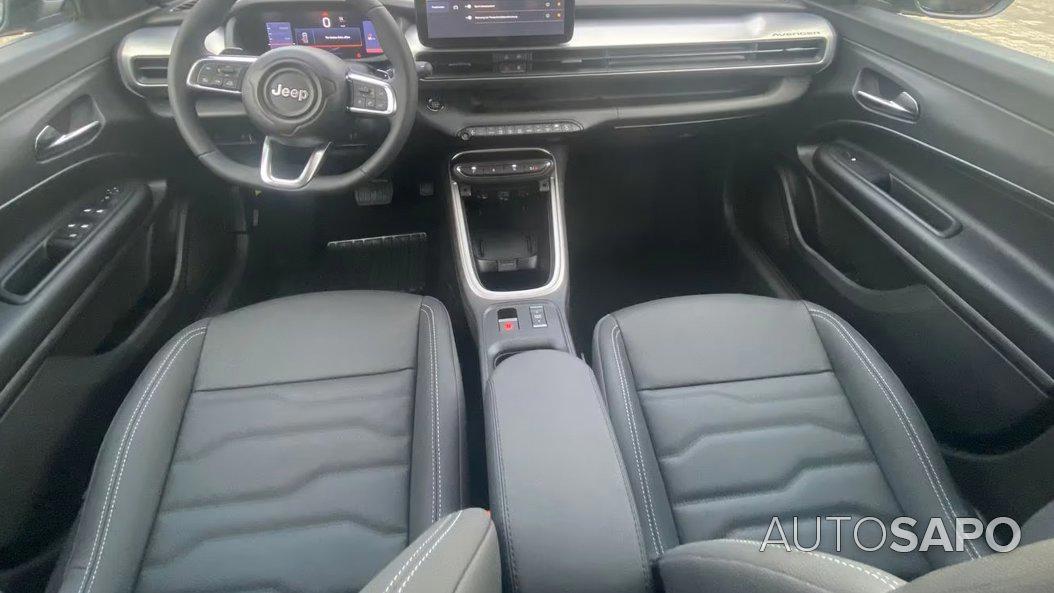 Jeep Avenger 54 kWh Summit de 2024