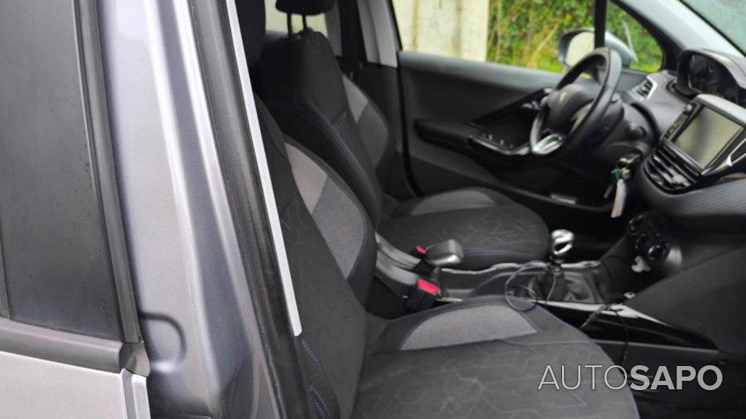 Peugeot 2008 1.2 PureTech Signature de 2019