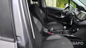 Peugeot 2008 1.2 PureTech Signature de 2019