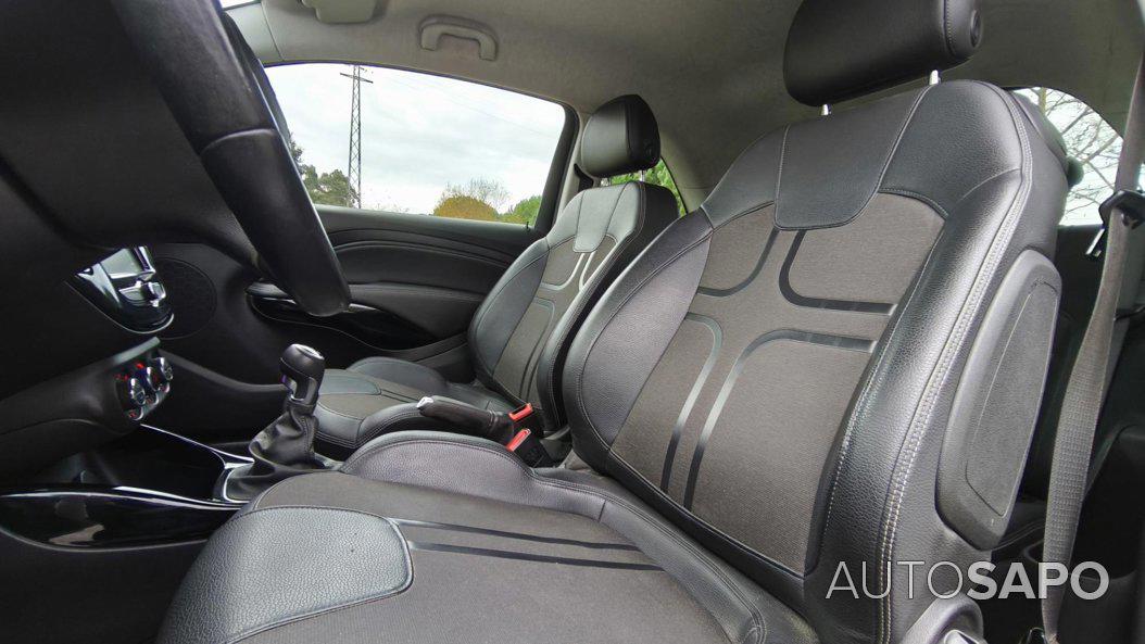 Opel Adam 1.0 T Black Jack de 2016