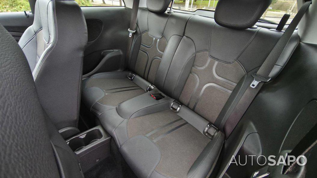 Opel Adam 1.0 T Black Jack de 2016