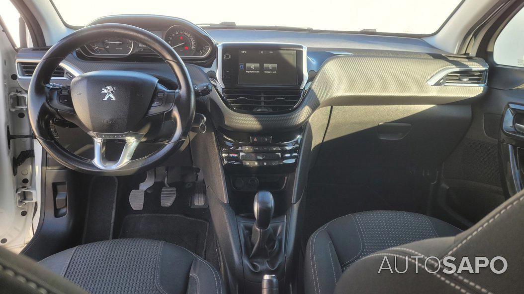 Peugeot 208 1.2 PureTech Allure de 2015