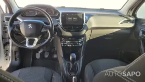 Peugeot 208 1.2 PureTech Allure de 2015