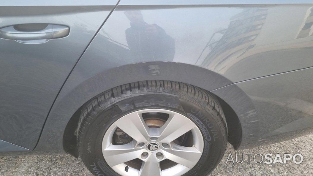 Skoda Superb 1.6 TDi Ambition DSG de 2017