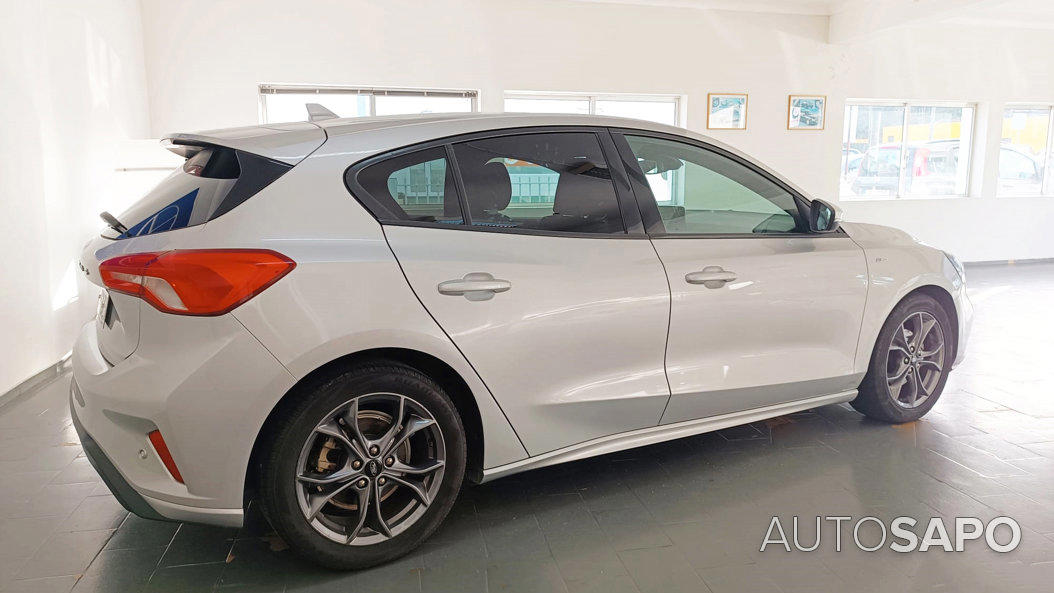 Ford Focus 1.0 EcoBoost ST-Line Aut. de 2021