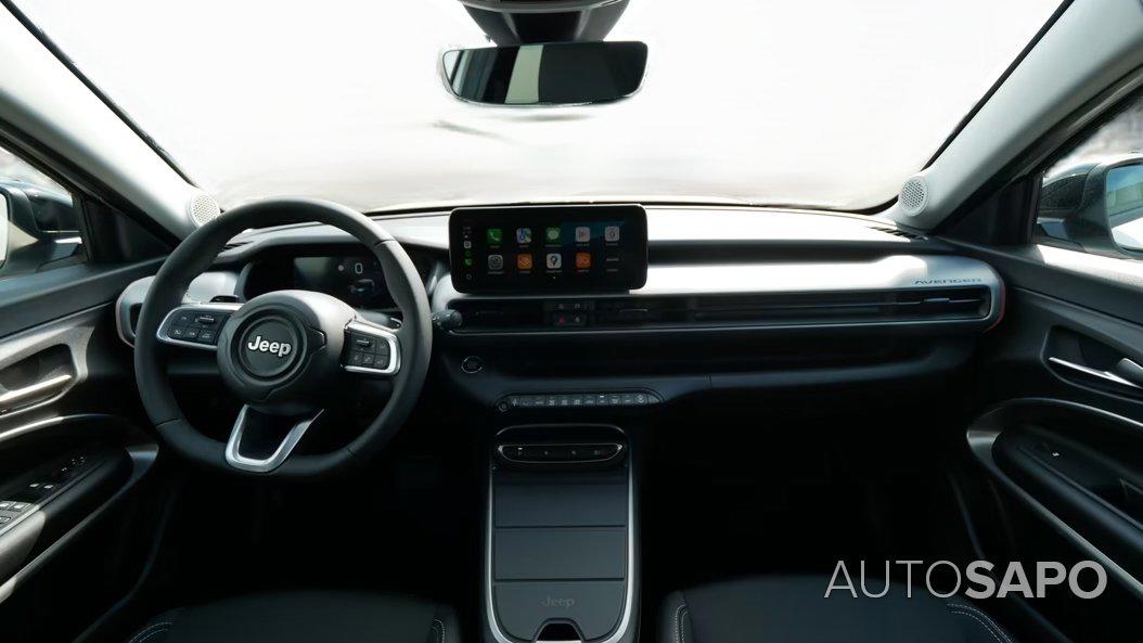 Jeep Avenger 54 kWh Summit de 2025