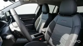 Jeep Avenger 54 kWh Summit de 2025