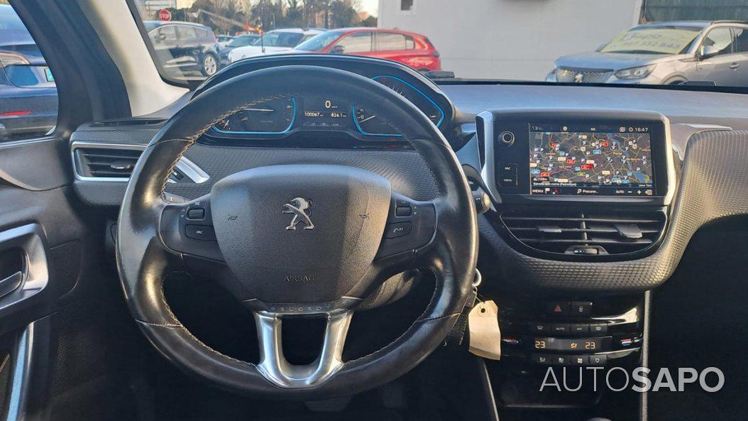 Peugeot 2008 1.2 PureTech Allure EAT6 de 2017