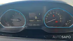 Peugeot 2008 1.2 PureTech Allure EAT6 de 2017