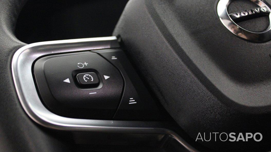 Volvo XC40 1.5 T2 Momentum de 2021