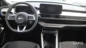 Jeep Avenger 54 kWh Summit de 2024