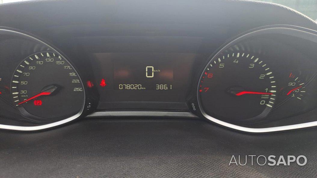 Peugeot 308 1.2 PureTech Style J17 de 2020