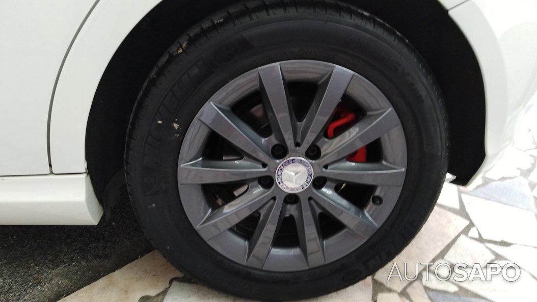 Mercedes-Benz Classe A 180 CDi BlueEfficiency Edition Style de 2013