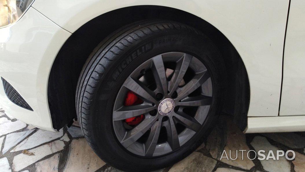 Mercedes-Benz Classe A 180 CDi BlueEfficiency Edition Style de 2013