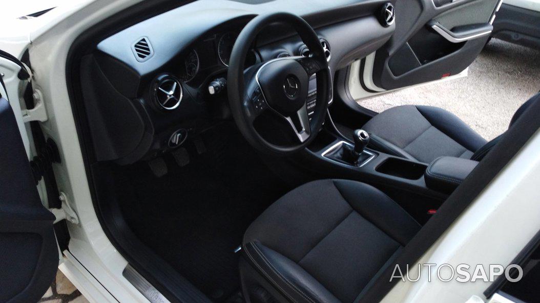 Mercedes-Benz Classe A 180 CDi BlueEfficiency Edition Style de 2013