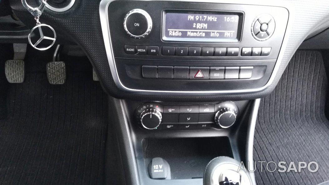 Mercedes-Benz Classe A 180 CDi BlueEfficiency Edition Style de 2013