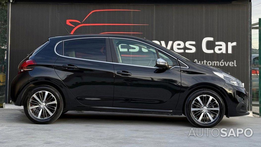 Peugeot 208 1.2 PureTech Allure de 2014