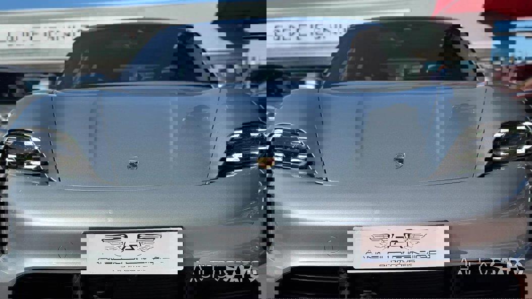 Porsche Taycan Turbo de 2020