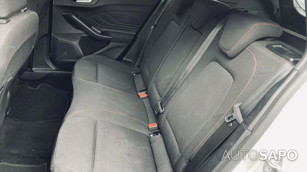 Ford Focus 1.0 EcoBoost MHEV ST-Line X de 2023