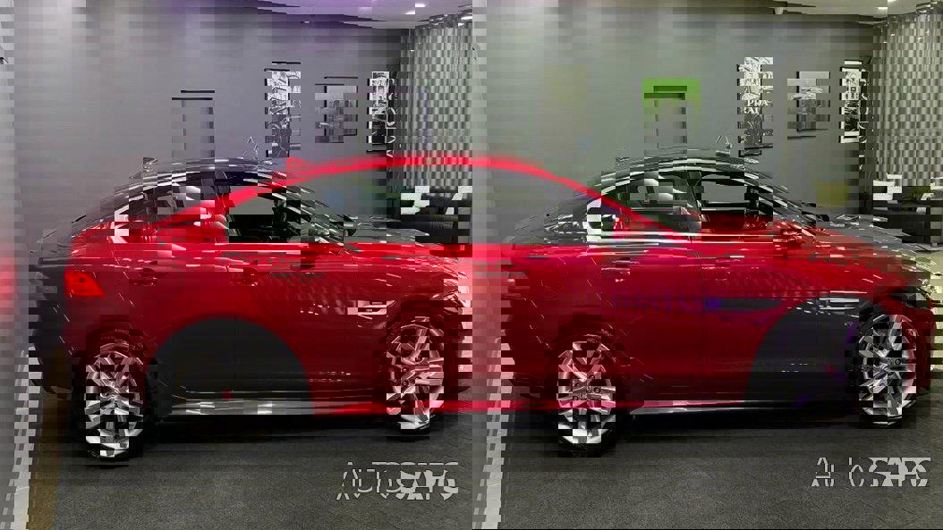 Jaguar XE 2.0 D R-Sport de 2015