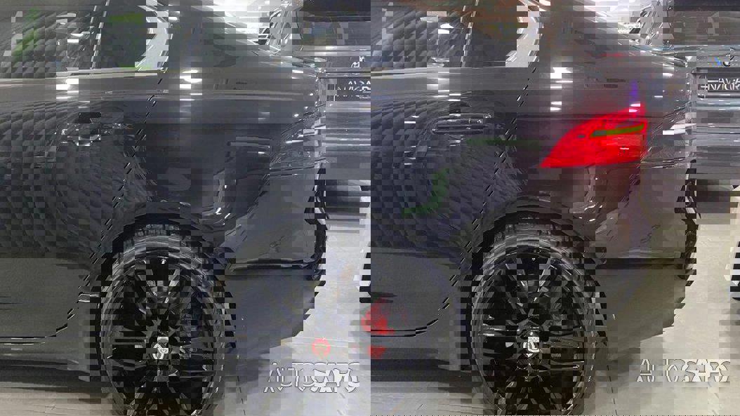 Jaguar XE 2.0 D Portfolio Aut. de 2015