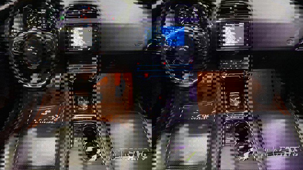 Jaguar XE 2.0 D Portfolio Aut. de 2015