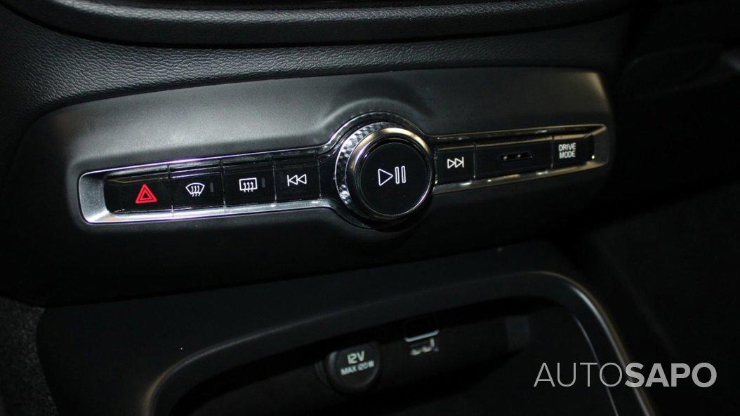 Volvo XC40 1.5 T2 Momentum Core de 2021