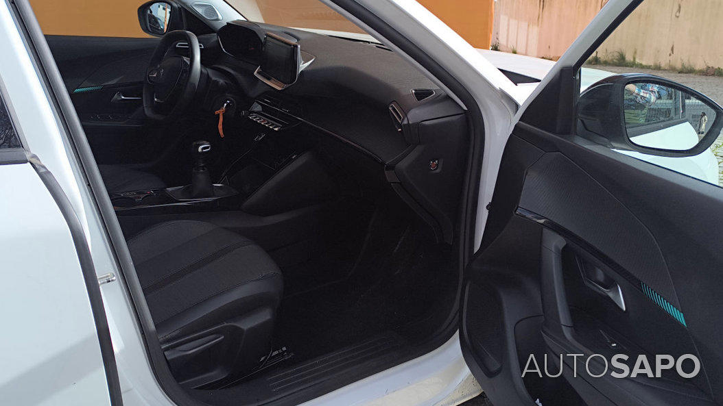 Peugeot 2008 1.2 PureTech Allure de 2022